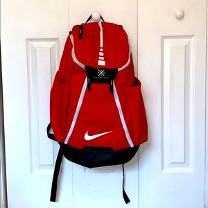 *SALE* NIKE Quad Zip Backpack
